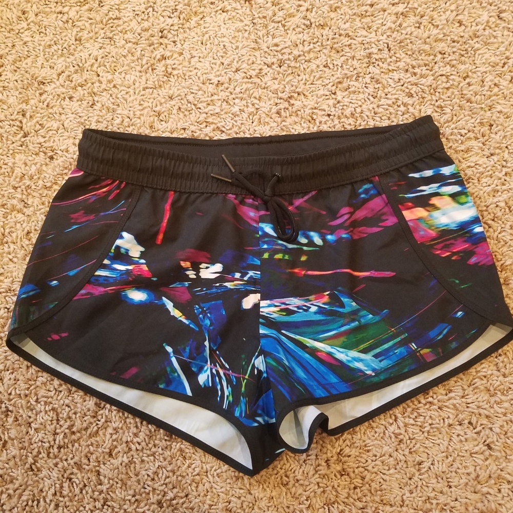 FABLETICS CARRIE SHORTS NWOT - Picture 2 of 8
